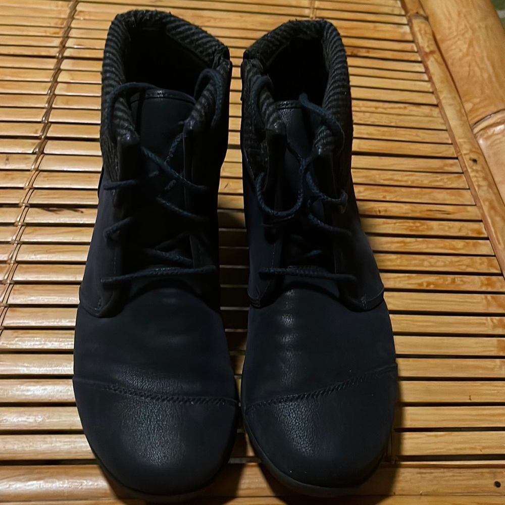 Clarks navy blue boots size 10